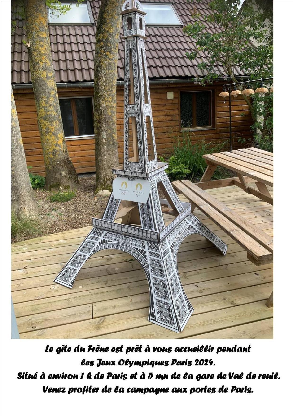 Le Gite Du Frene Poses Esterno foto